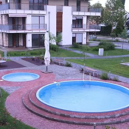 Lakeside Luxury Apartman *