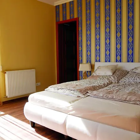 Lakeside Luxury Apartment Zamardi