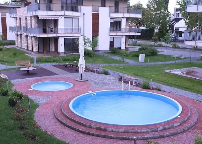 Lakeside Luxury Apartament *