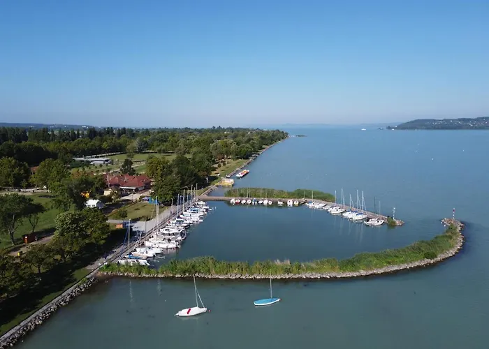 Lakeside Luxury Διαμέρισμα